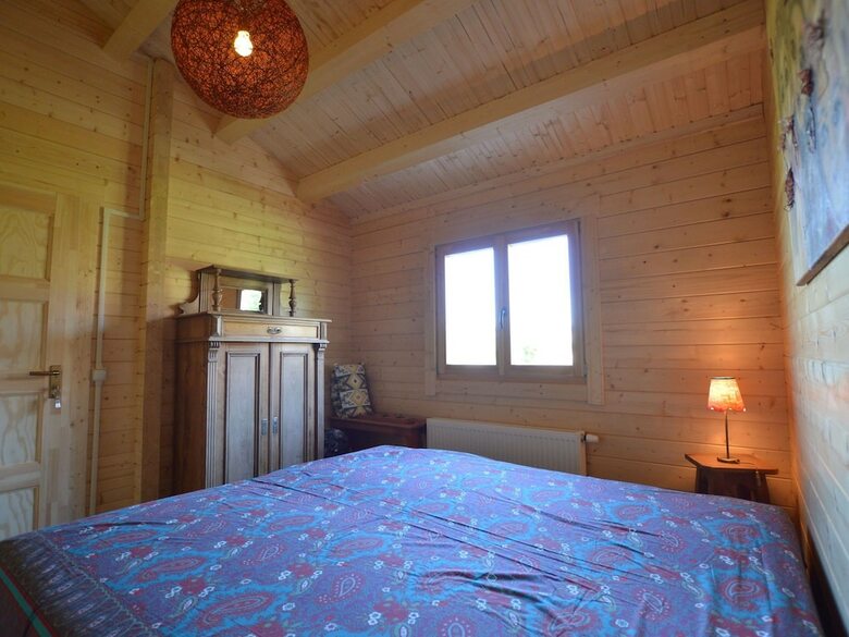 Cosy Chalet In Lottum With Garden
