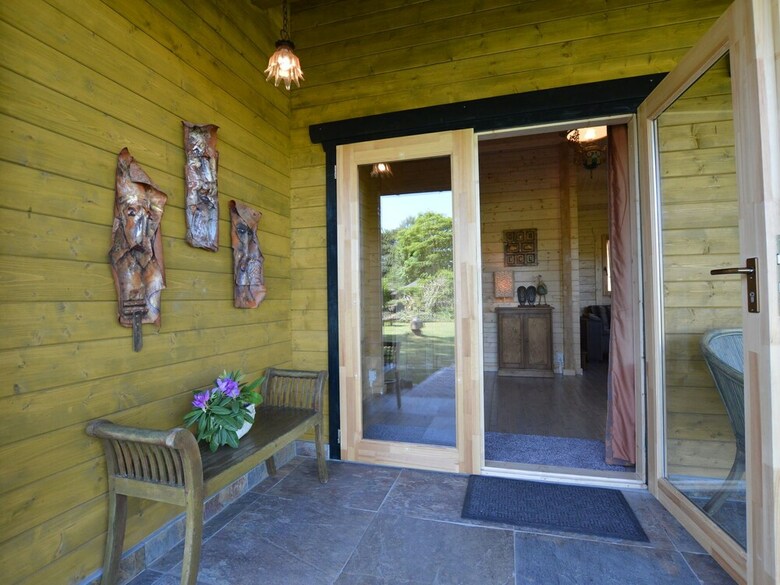 Cosy Chalet In Lottum With Garden