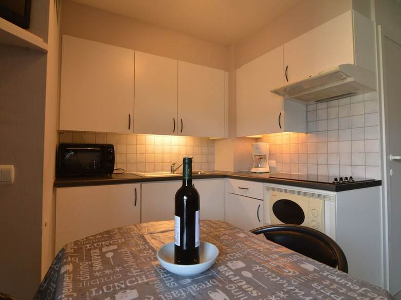 Luxurious Apartment In Bredene With Swimming Pool