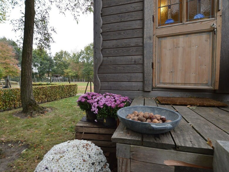 Charming Cottage With Jacuzzi In Zeeland