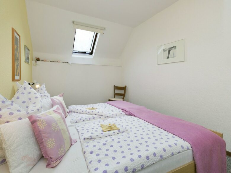 Cozy Apartment In Trittenheim With Balcony