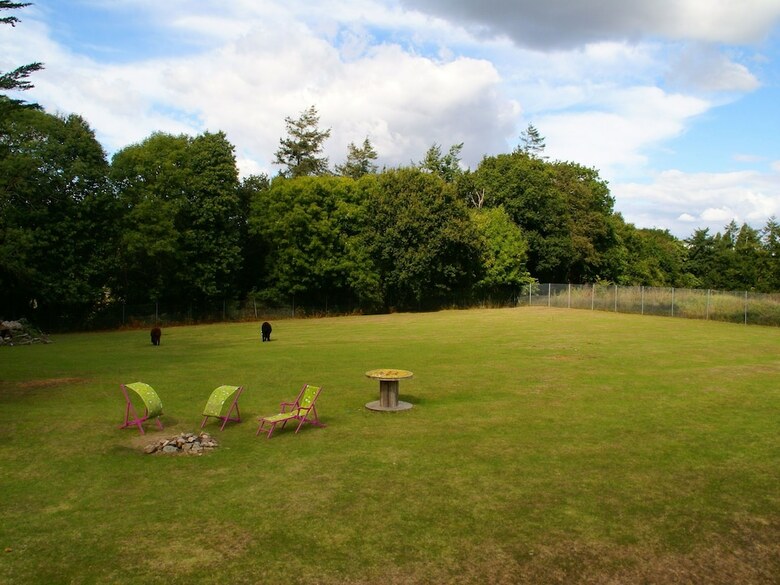 Beautiful Holiday Home With Pool, Bbq, Garden, Deckchairs