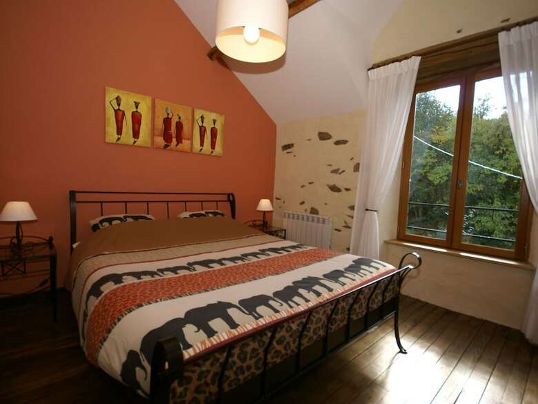Spacious Holiday Home In Sussac With Pool
