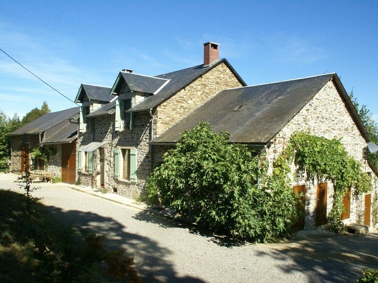 Spacious Holiday Home In Sussac With Pool