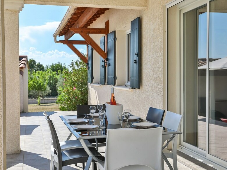 Lush Villa In Cairanne Provence With Private Pool