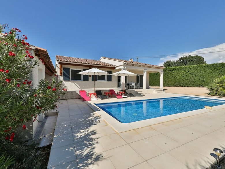 Lush Villa In Cairanne Provence With Private Pool