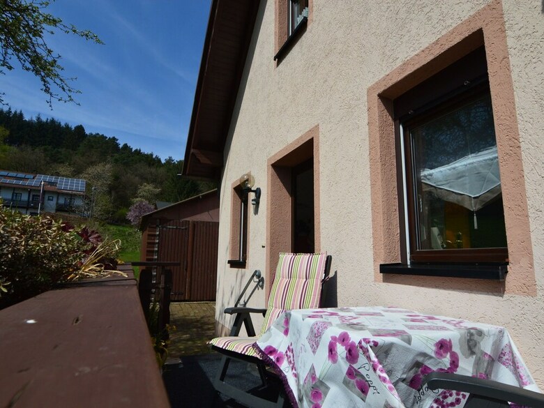 Spacious Apartment In Deudesfeld With Garden