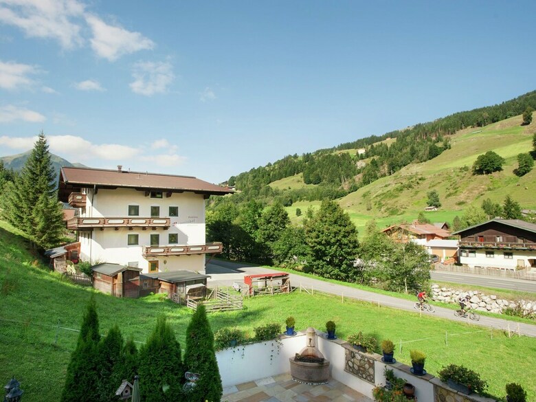 Comfortable Apartment In Saalbach-hinterglemm Near Ski Area
