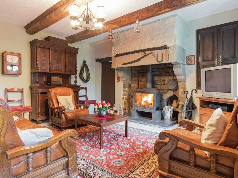 Lovely Holiday Home Amidst Meadows In Sourdeval-les-bois