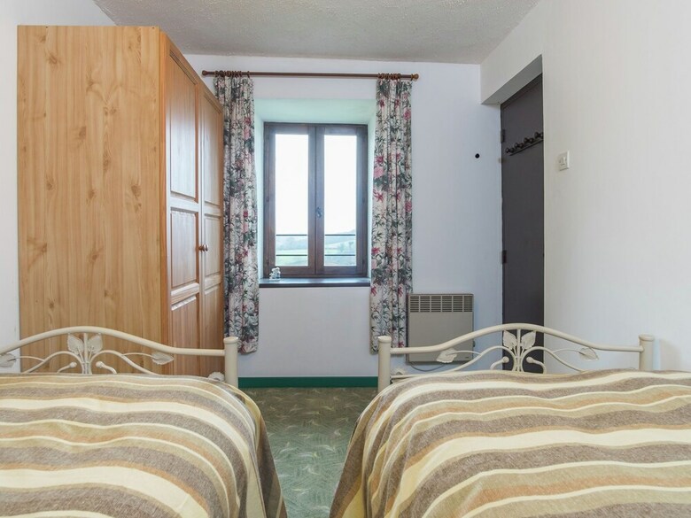 Lovely Holiday Home Amidst Meadows In Sourdeval-les-bois