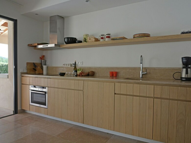 Vibrant Villa In Malauc�ne With Private Garden