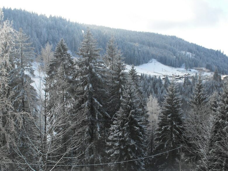 Large And Cosy Chalet, Beautiful Surroundings