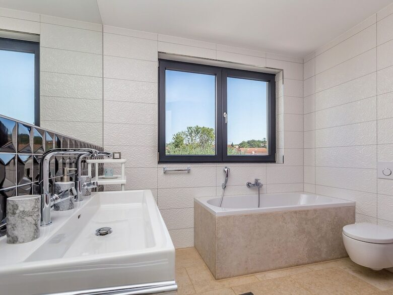 Wonderful Villa With Private Swimming Pool And Great Terrace !