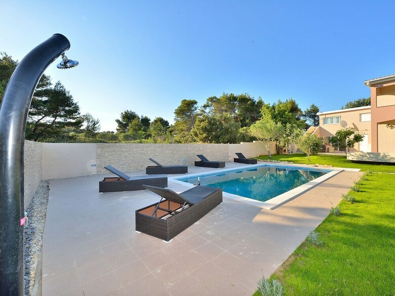 Lovely Villa In Vir With Swimming Pool
