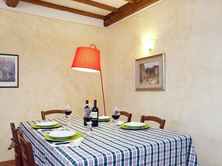 Spacious Cottage In Lucignano With Garden