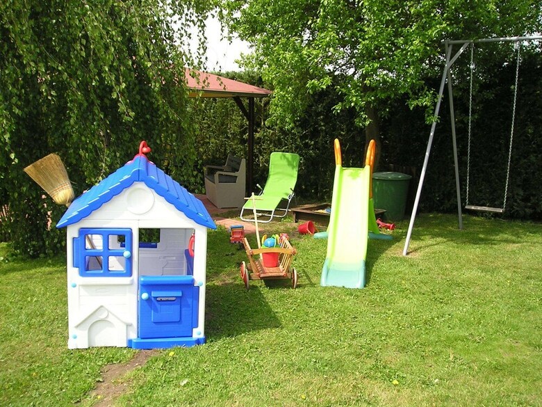 Modern Apartment With Private Terrace In Kr�pelin Germany
