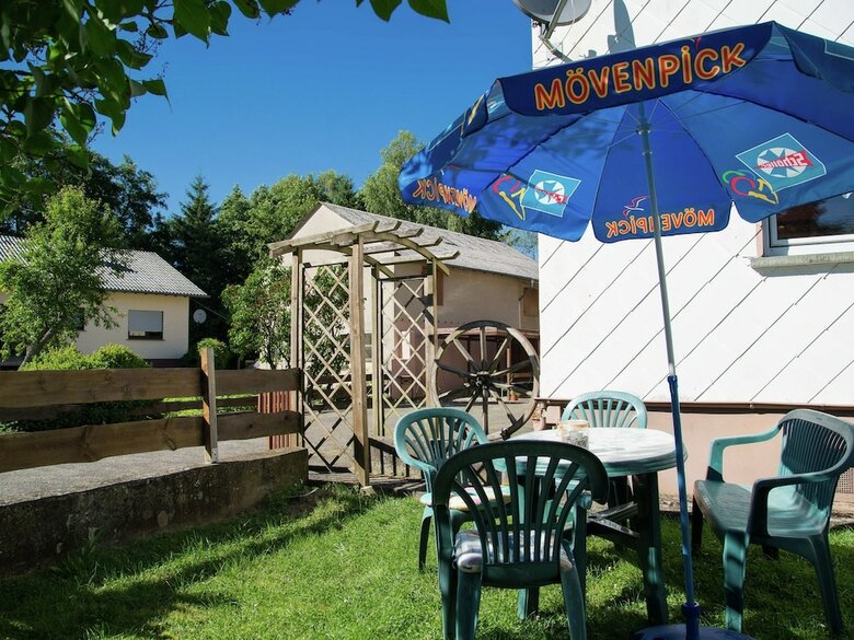 Spacious Holiday Home In Ulmen With Garden