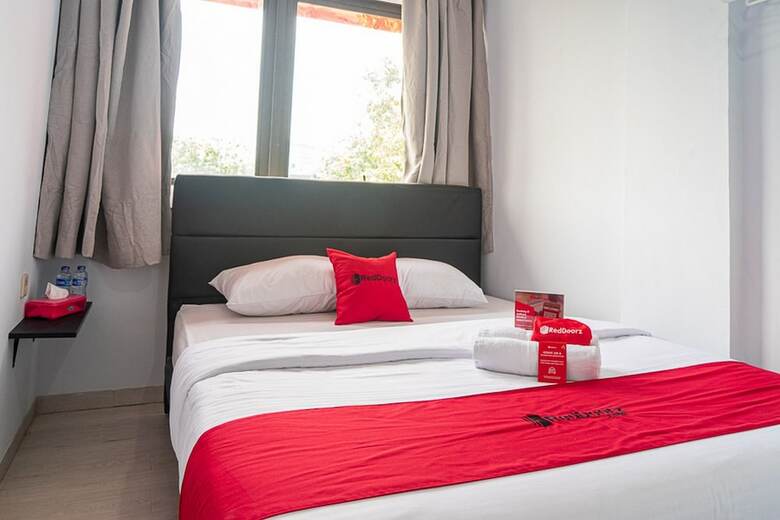 Hotel Reddoorz Near Pecenongan 2