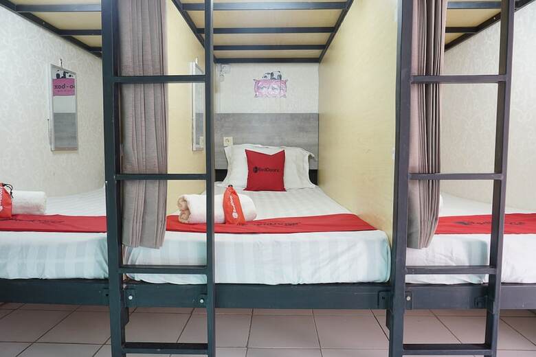 Hotel Reddoorz Hostel @ Borobudur Street