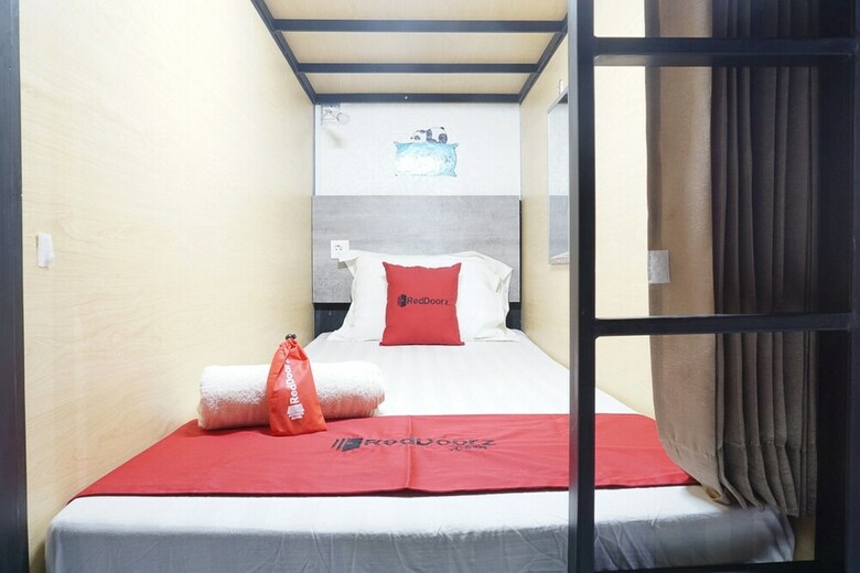 Hotel Reddoorz Hostel @ Borobudur Street