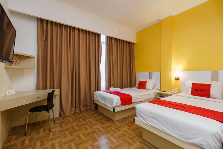 Reddoorz Plus @ Blessing Hotel Palembang