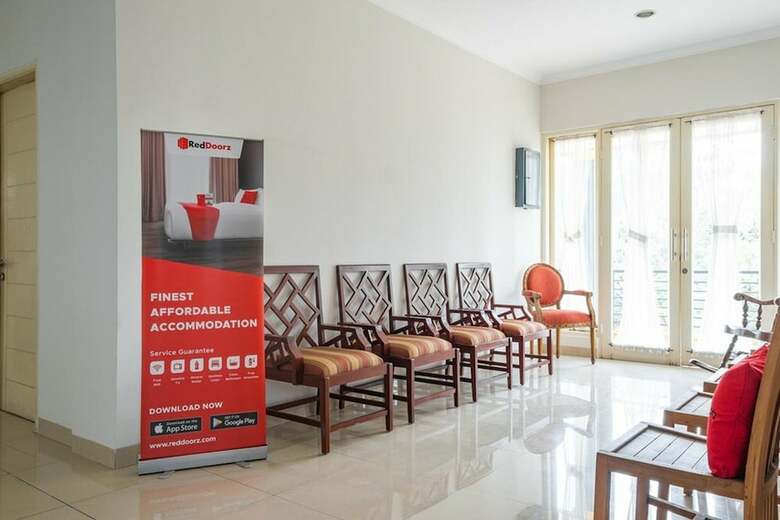 Hotel Reddoorz Near Siloam Karawaci 3