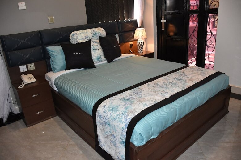 Hotel Pent House Inn Namugongo