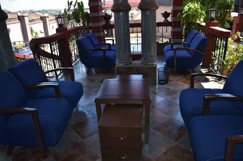 Hotel Pent House Inn Namugongo
