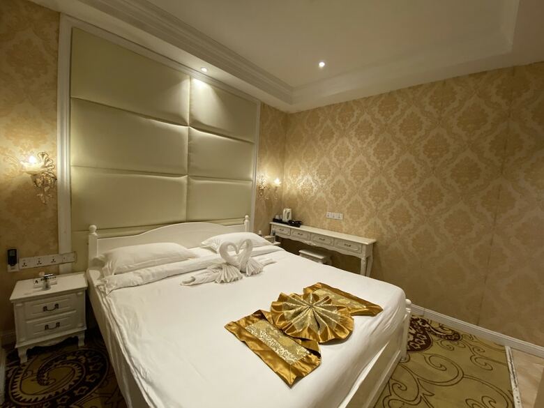Hotel Spot On 89947 Champs Elysees