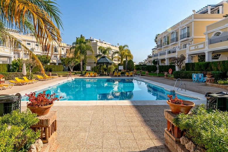 Apartamentos Solaga - Aloha Gardens