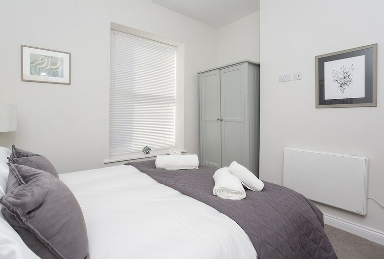 Saxon House Apartments