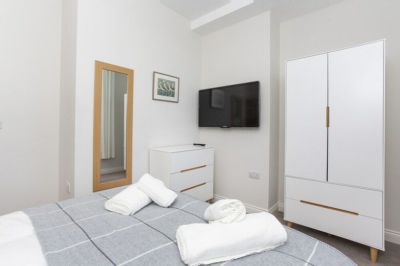 Saxon House Apartments
