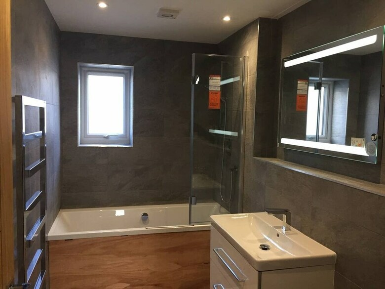 Relax In Style At My Stunning Holywell Beach Home