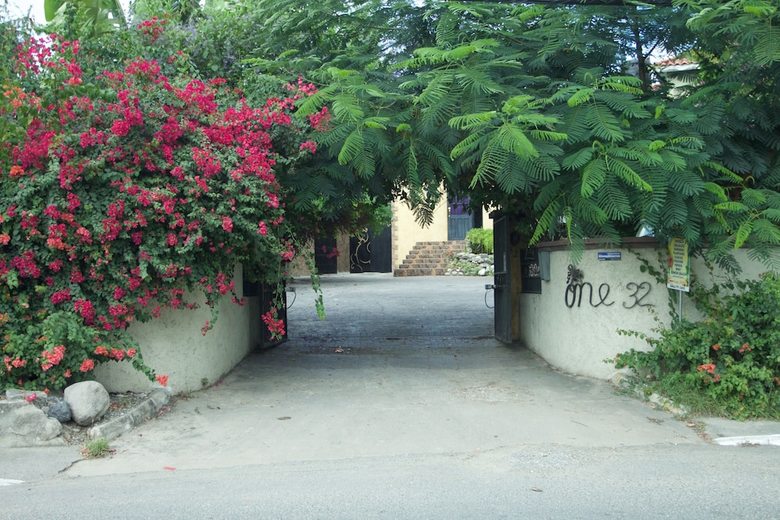 Hotel One32 Guest House
