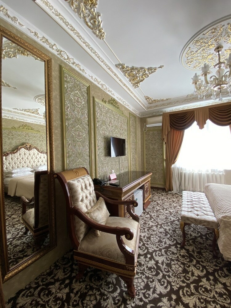 Hotel Lion