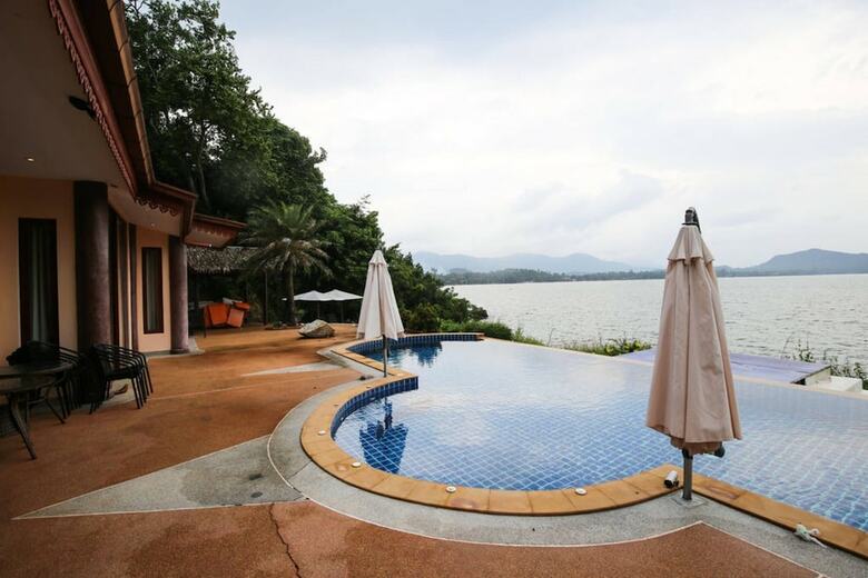 11 Bedroom Sea Front Triple Villas Koh Phangan