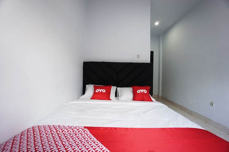 Hostal Oyo 2566 Putri Kesia Rooms