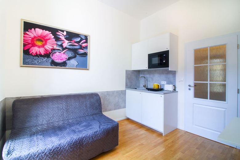 Bouquet Apartments