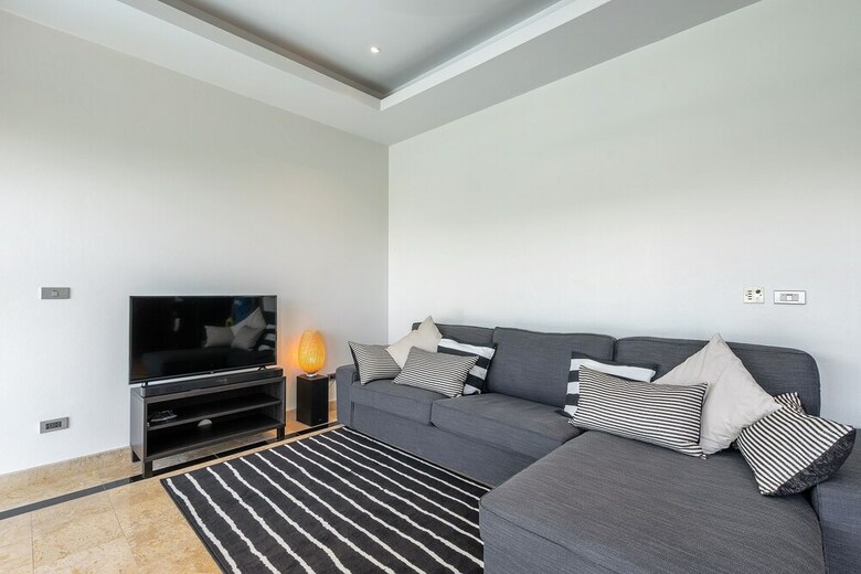 3 Bedroom Sea View Villa Mikia