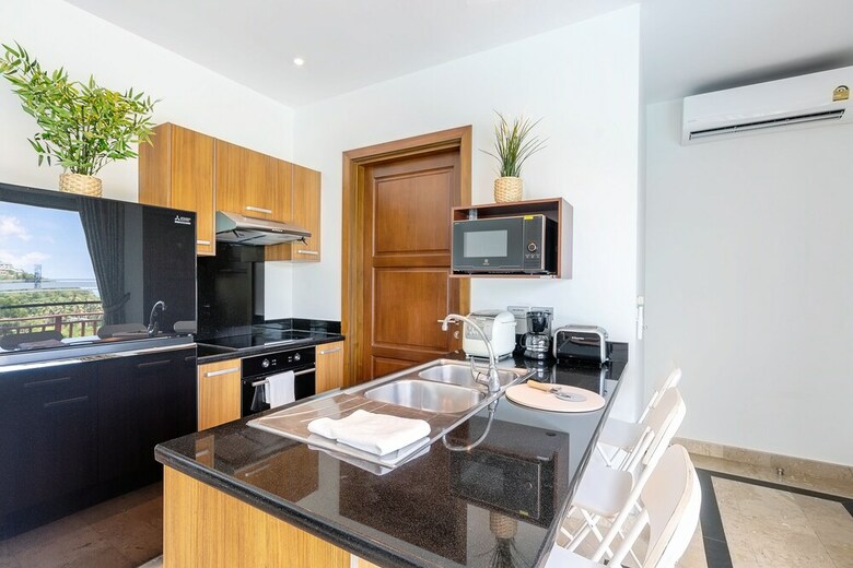 3 Bedroom Sea View Villa Mikia