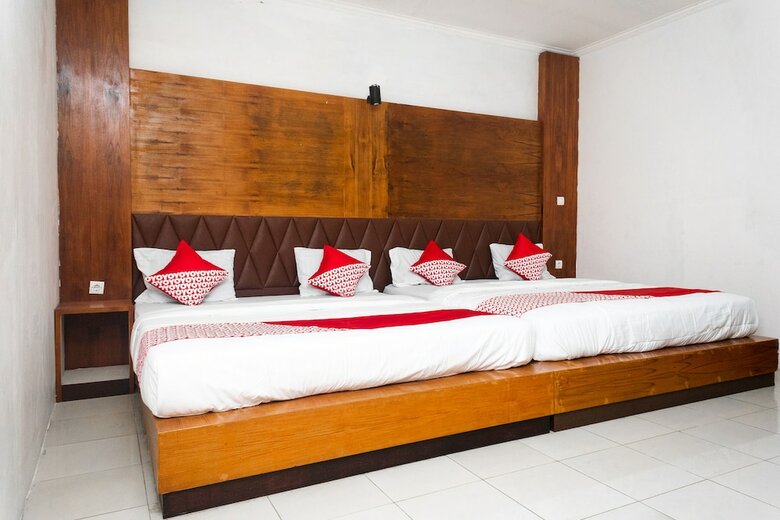 Hostal Oyo 681 Wisma Family Raya