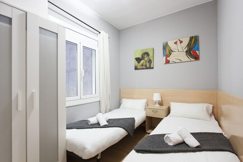 Ab Gaud� Avenue Apartment