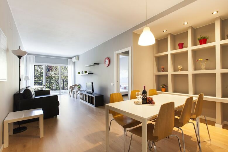 Ab Gaud� Avenue Apartment