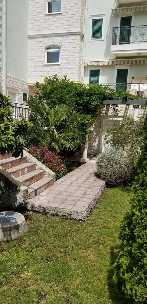 Apartamentos Green Village Kotor