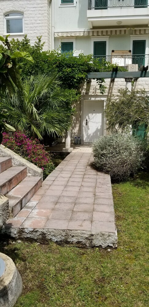 Apartamentos Green Village Kotor