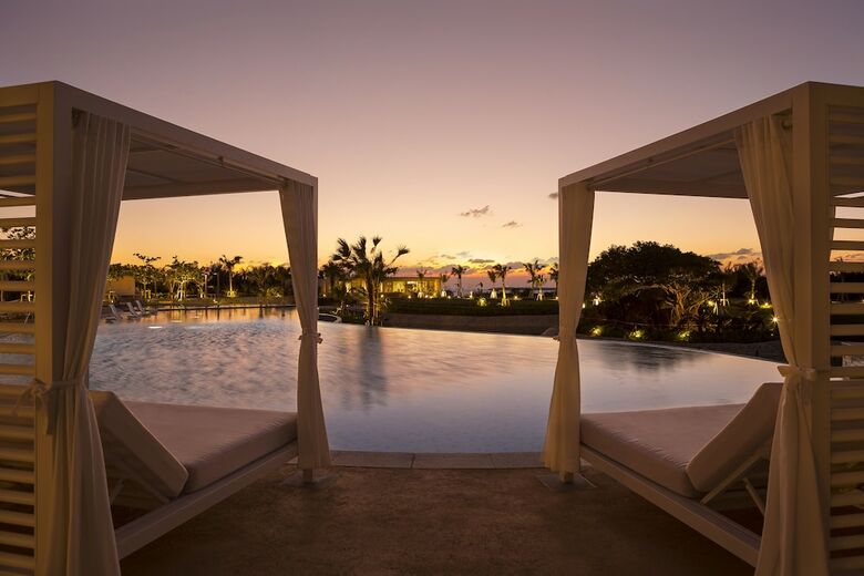 Hotel Hilton Okinawa Sesoko Resort