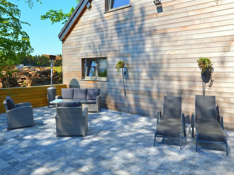 Cozy Holiday Home In Polleur With Jacuzzi