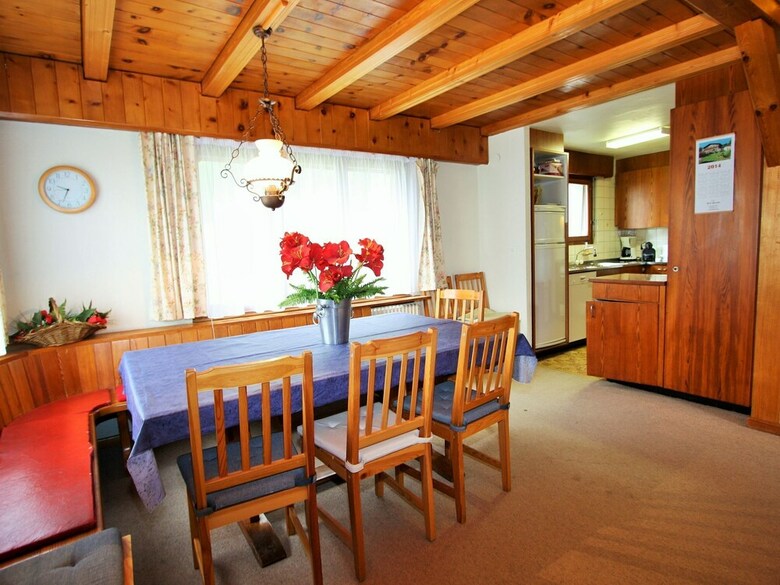 Spacious Chalet Near Forest In Randogne