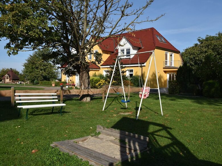 Cozy Apartment In K�hlungsborn With Terrace