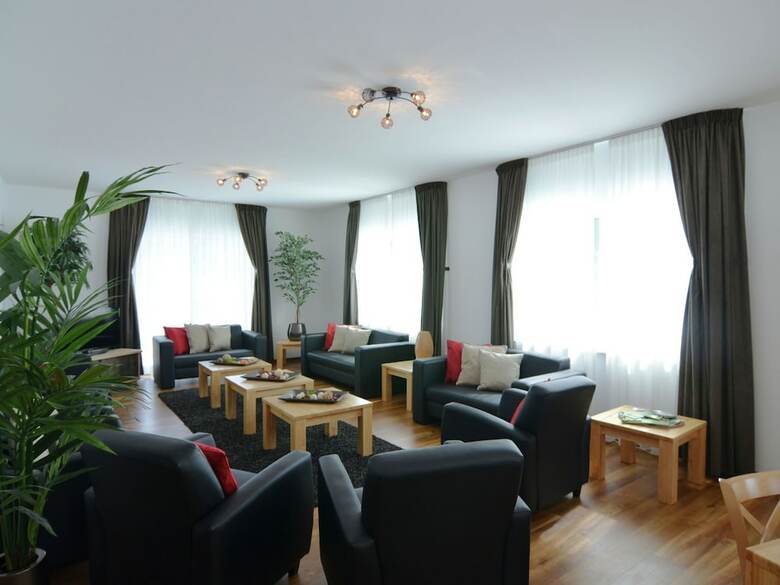 Elegant Villa With Garden, Private Terrace, Balcony, Heating